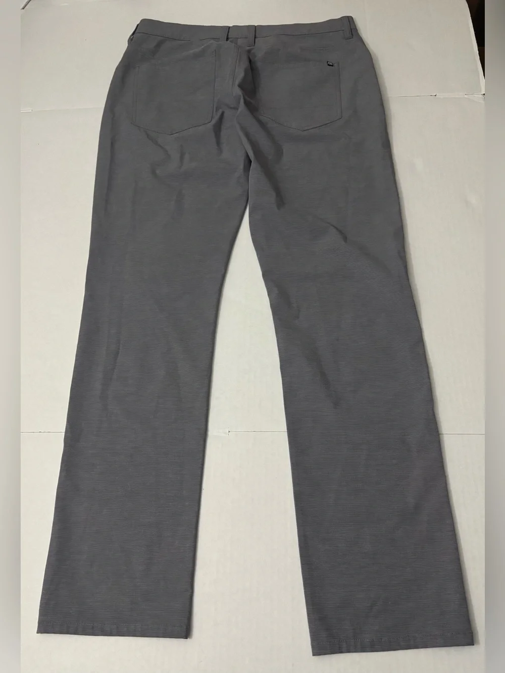 Travis Mathew 32x 32 Gray SLACKS Performance Golf Pants 1MQ534